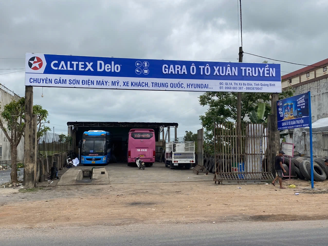 Biển hiệu tôn decal in UV